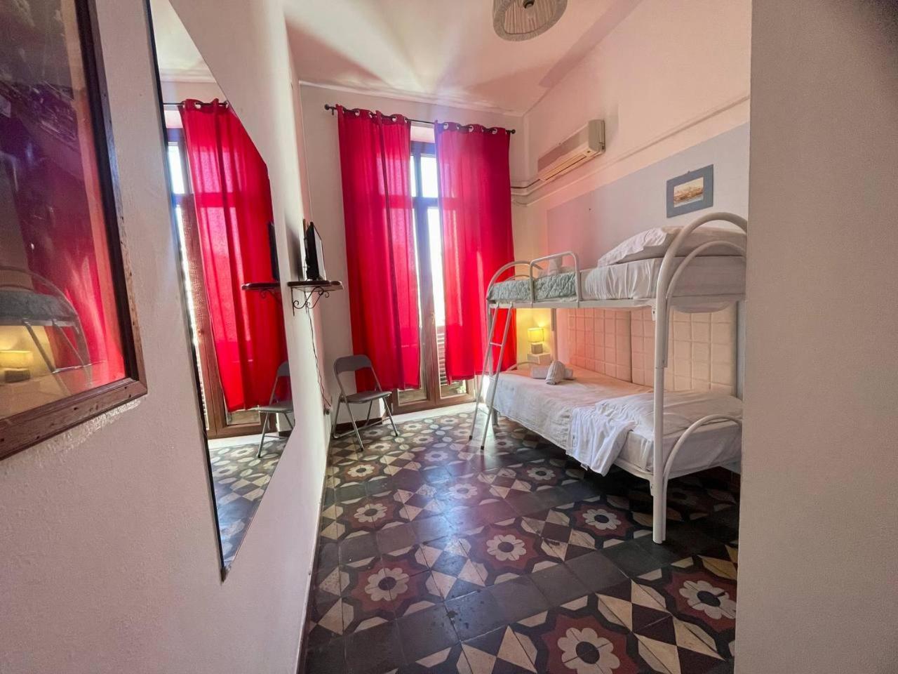 Onlyrooms III - Recommended For Under 30S 칼리아리 객실 사진